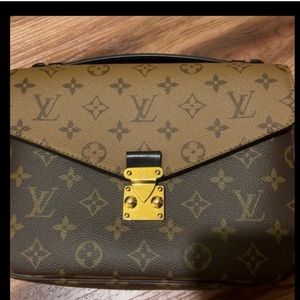 Louis Vuitton Monogram Reverse Pochette Me’tis